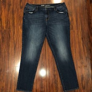 Old Navy Mid Rise Curvy Jeans